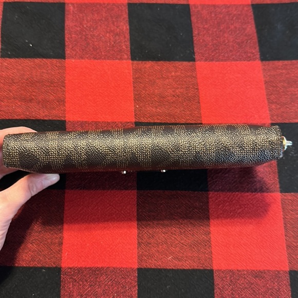 Michael Kors Zip wallet - Picture 8 of 10